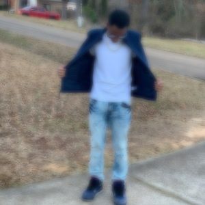 Meet your Posher, Elijah